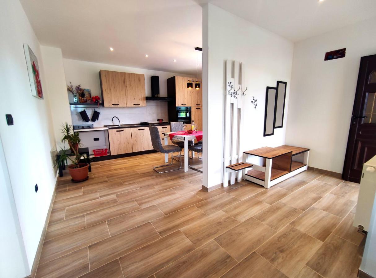 Apartmani Melia Marcelji ภายนอก รูปภาพ