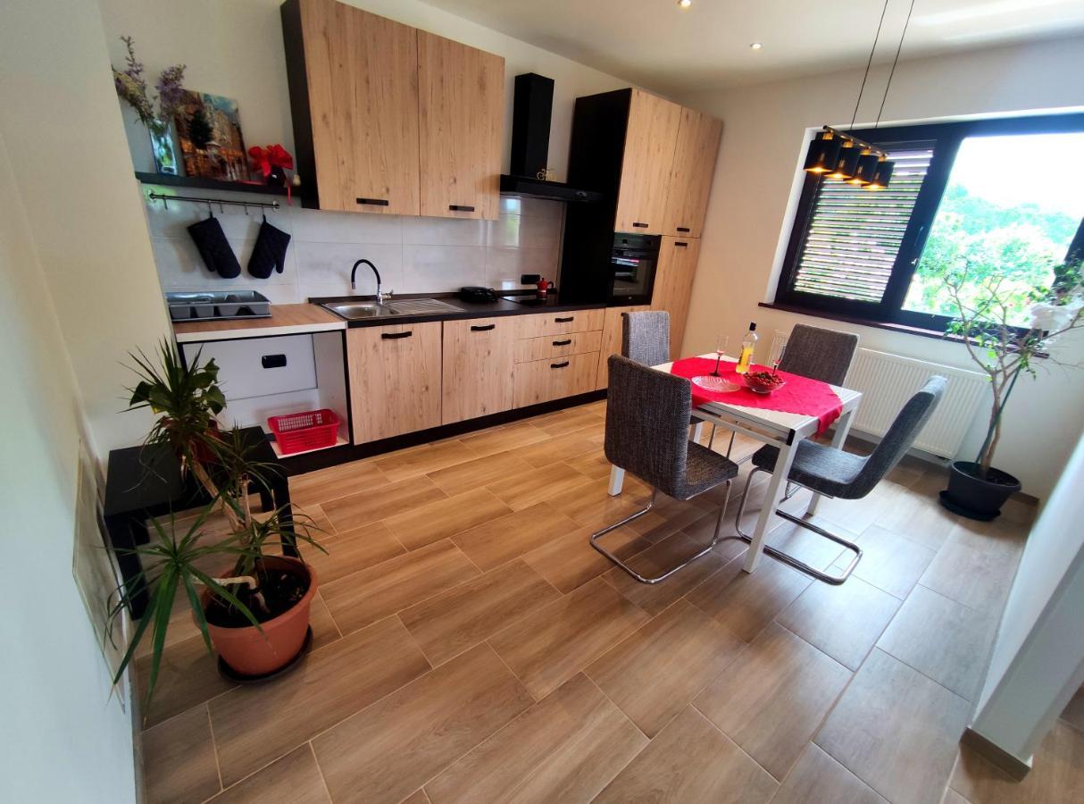 Apartmani Melia Marcelji ภายนอก รูปภาพ