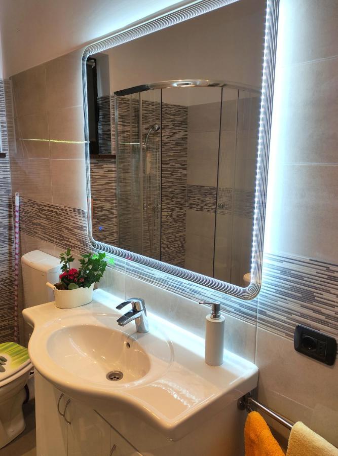 Apartmani Melia Marcelji ภายนอก รูปภาพ