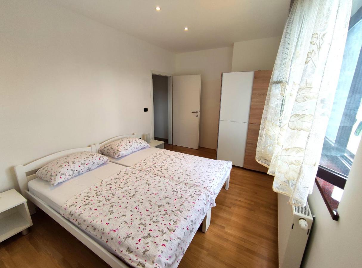 Apartmani Melia Marcelji ภายนอก รูปภาพ