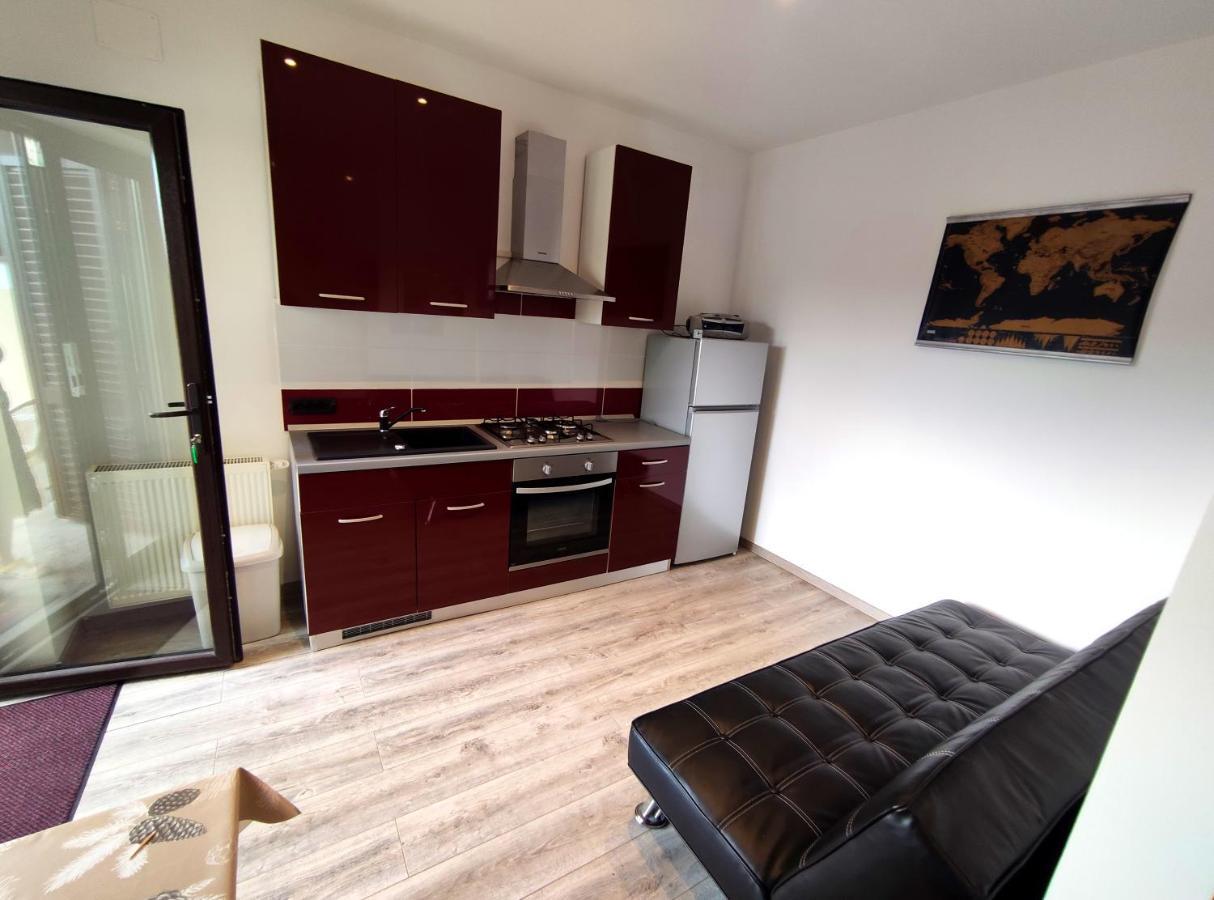 Apartmani Melia Marcelji ภายนอก รูปภาพ